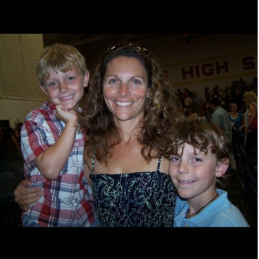 Left to right - Angus (best man) Lisa ( Mother-in-Law), Eli (groom).