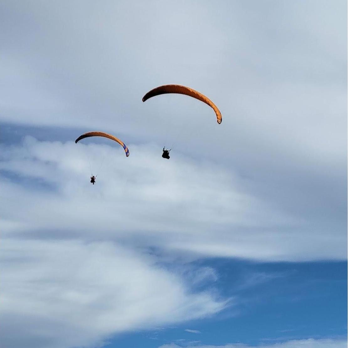 Amy and Peter paragliding in Mexico!