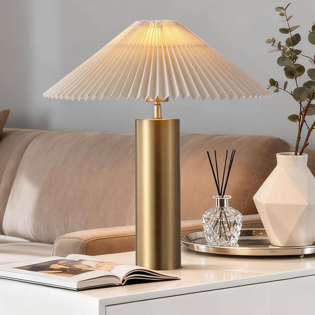 YJSQOEOE Modern Table Lamp with Metal Blade Lampshade and Cylindrical Base, E26 Bulb Compatible, Contemporary Accent Light for Living Room, Bedroom, Office (Gold)