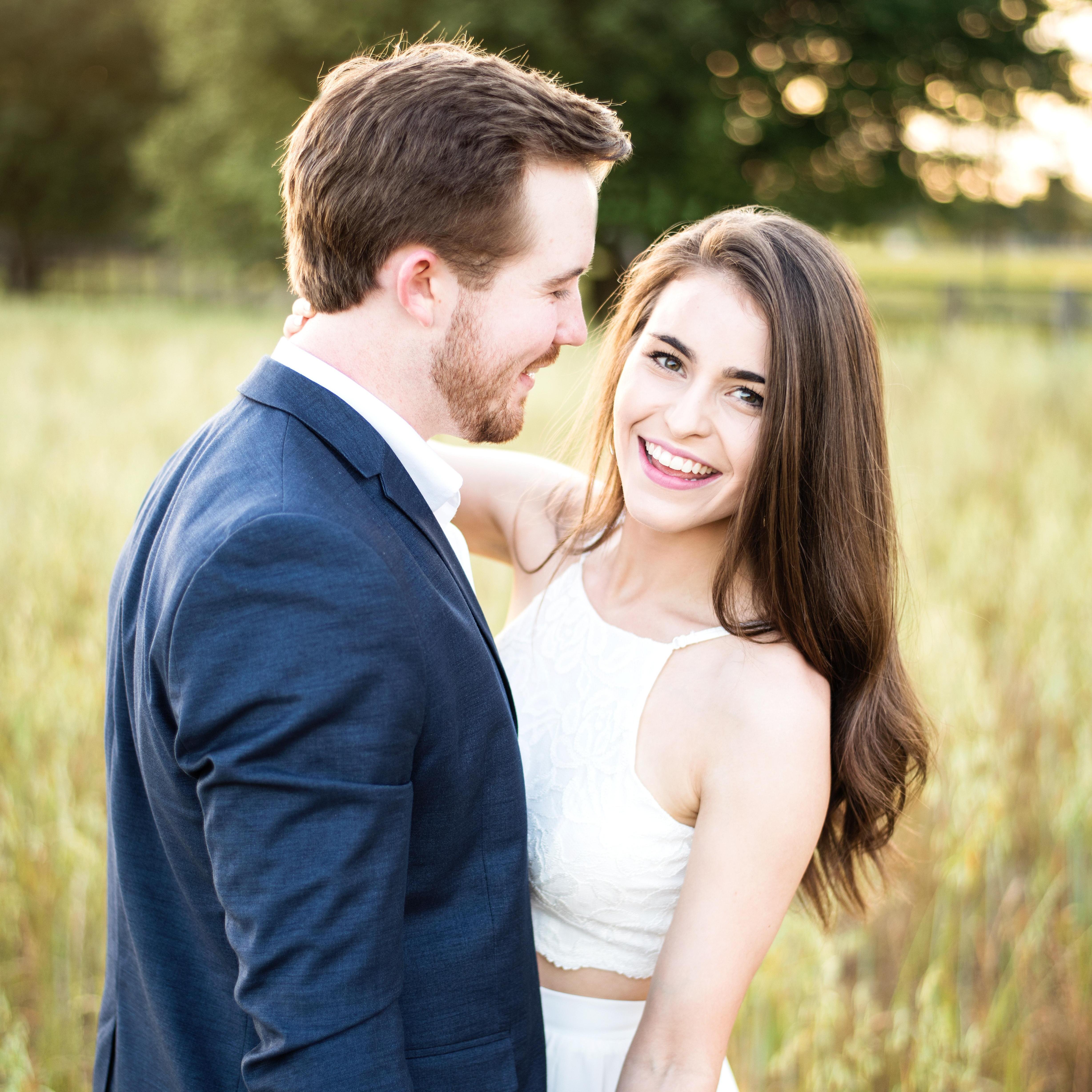 Engagement Pictures by Andrew Swindle Photography