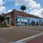 Historic Collierville Square shopping & restaurants