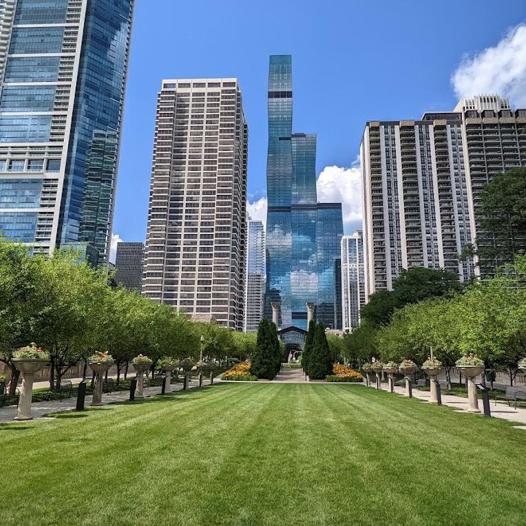 Cancer Survivors’ Garden in Maggie Daley Park.
Location for the ceremony.
Ride share drop off and pick up is located behind the iron structure, in the back of this photo (E Randolph St).