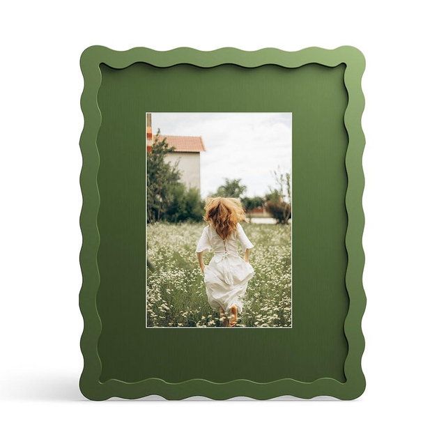 THKRLOF 8x10 Picture Frame with Mat for 5x7, Wavy Edge Wooden Real Glass Photo Frame for Tabletop and Wall Hanging, Green, 1 Pack