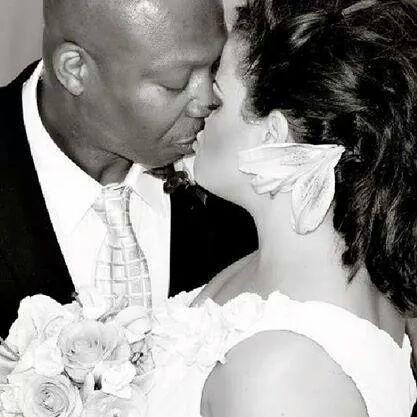 The Everlasting Kiss!