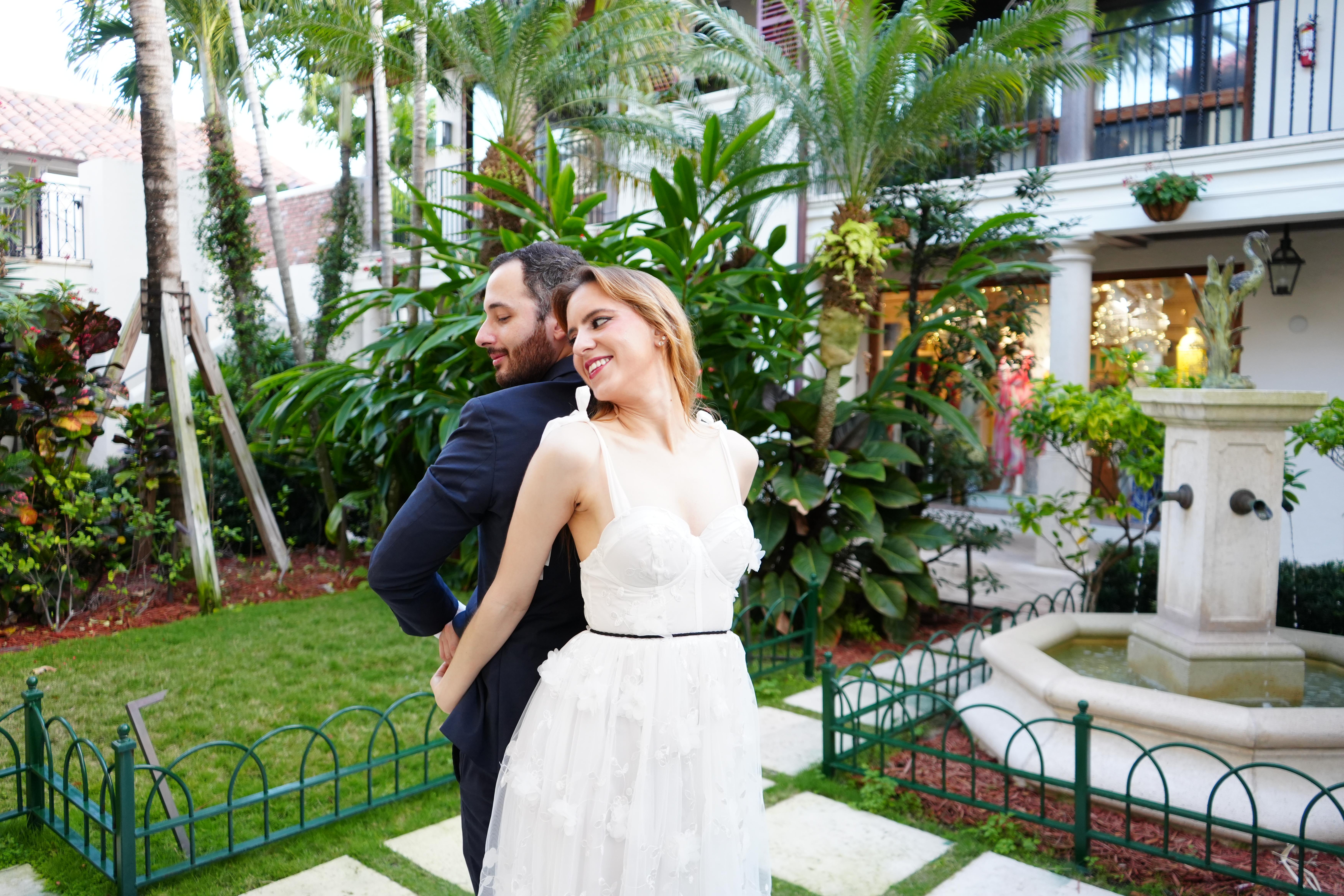 The Wedding Website of Amalia Perez and Yulio Font