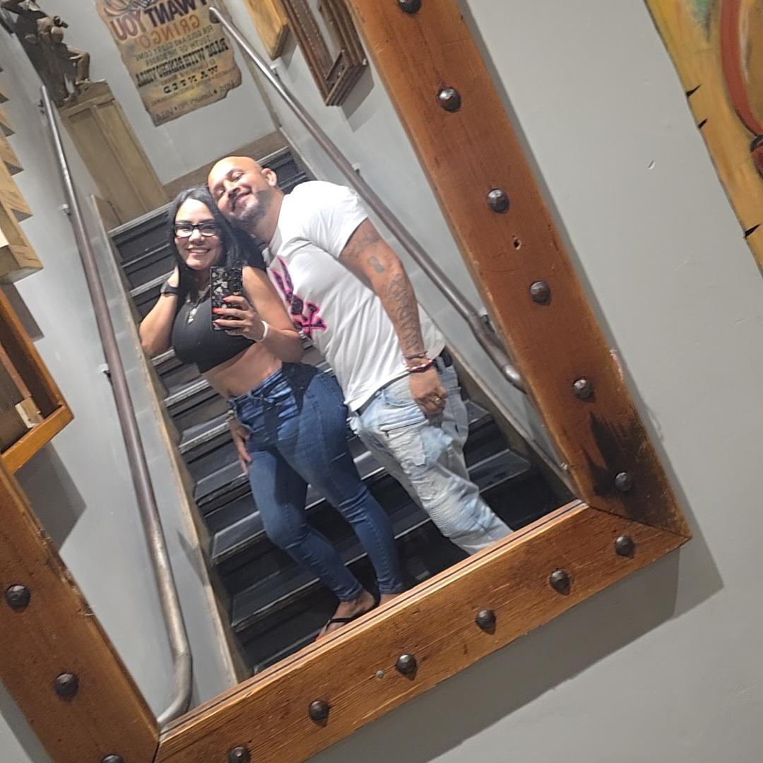 If you follow me on snap, you’ll know this is my favorite bar and mirror! 🤭🤭🤭 Sharkeez in Hermosa Beach!
