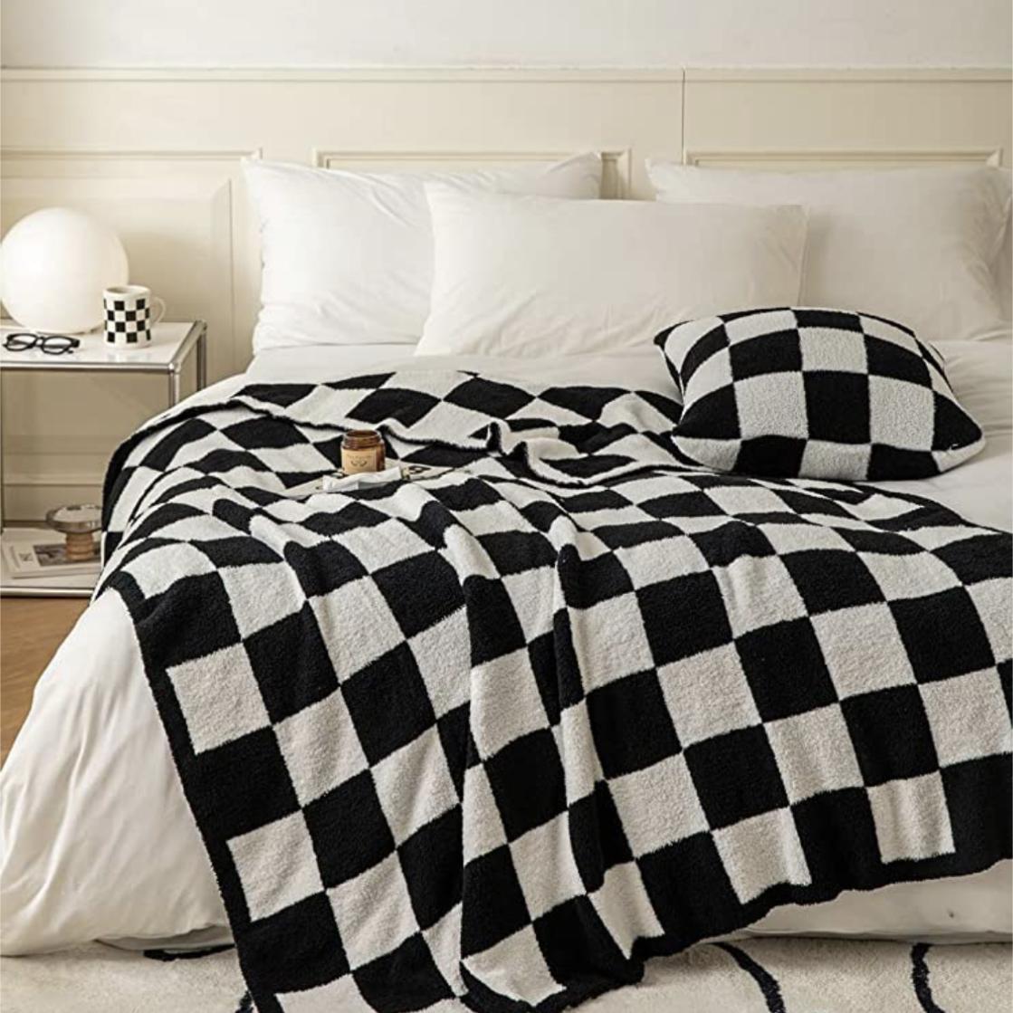 Ultra Soft Cozy Buffalo Checkerboard Grid Fluffy Microfiber Knitted Throw Blanket Lightweight Checkered Bed Blanket for Sofa Couch Bed Black 51"X63"