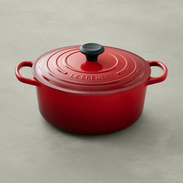 Le Creuset Signature Cast-Iron Round Dutch Oven, 5 1/2-Qt., Red