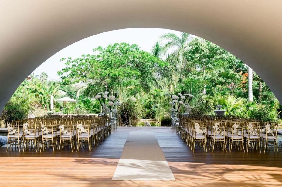The Wedding Website of Crystal Nguyen and Elijah Tan