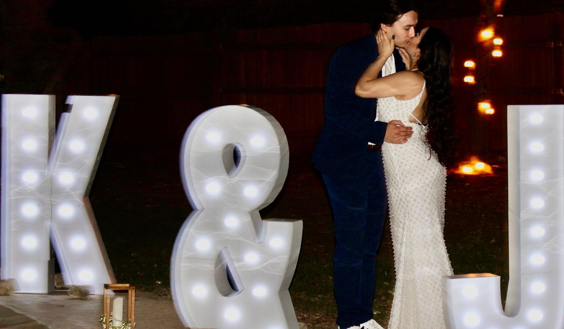 The Wedding Website of Kimberly Reynolds and Job Reynolds