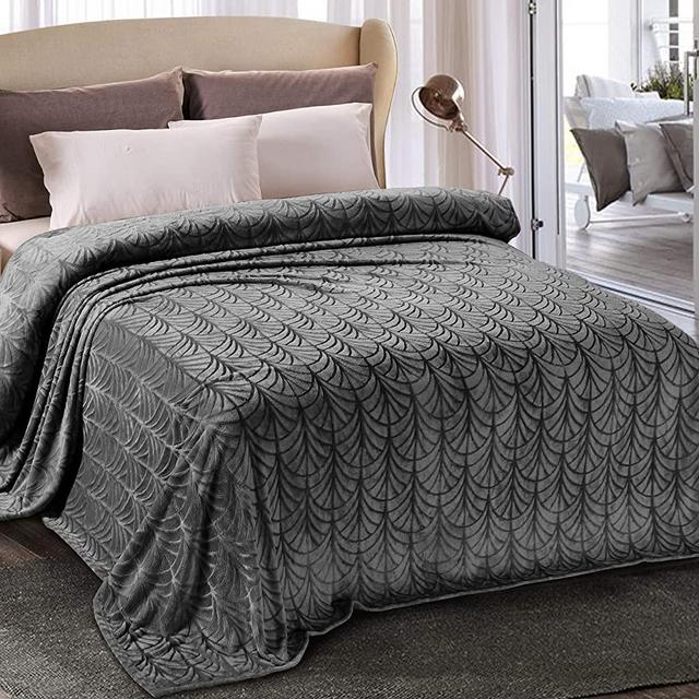 Whale Flotilla Flannel Fleece Queen Size(90x104 Inch) Lightweight Bed Blanket, Soft Velvet Bedspread Plush Fluffy Coverlet Palm Leaves Design Decorative Blanket for All Seasons, Dark Grey