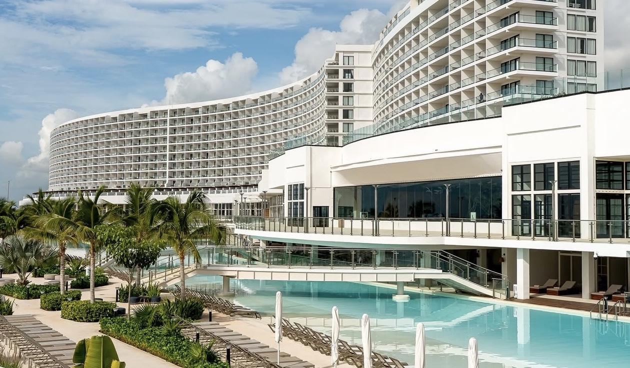 The Wedding Website of Danaè Banks and Garston Banks