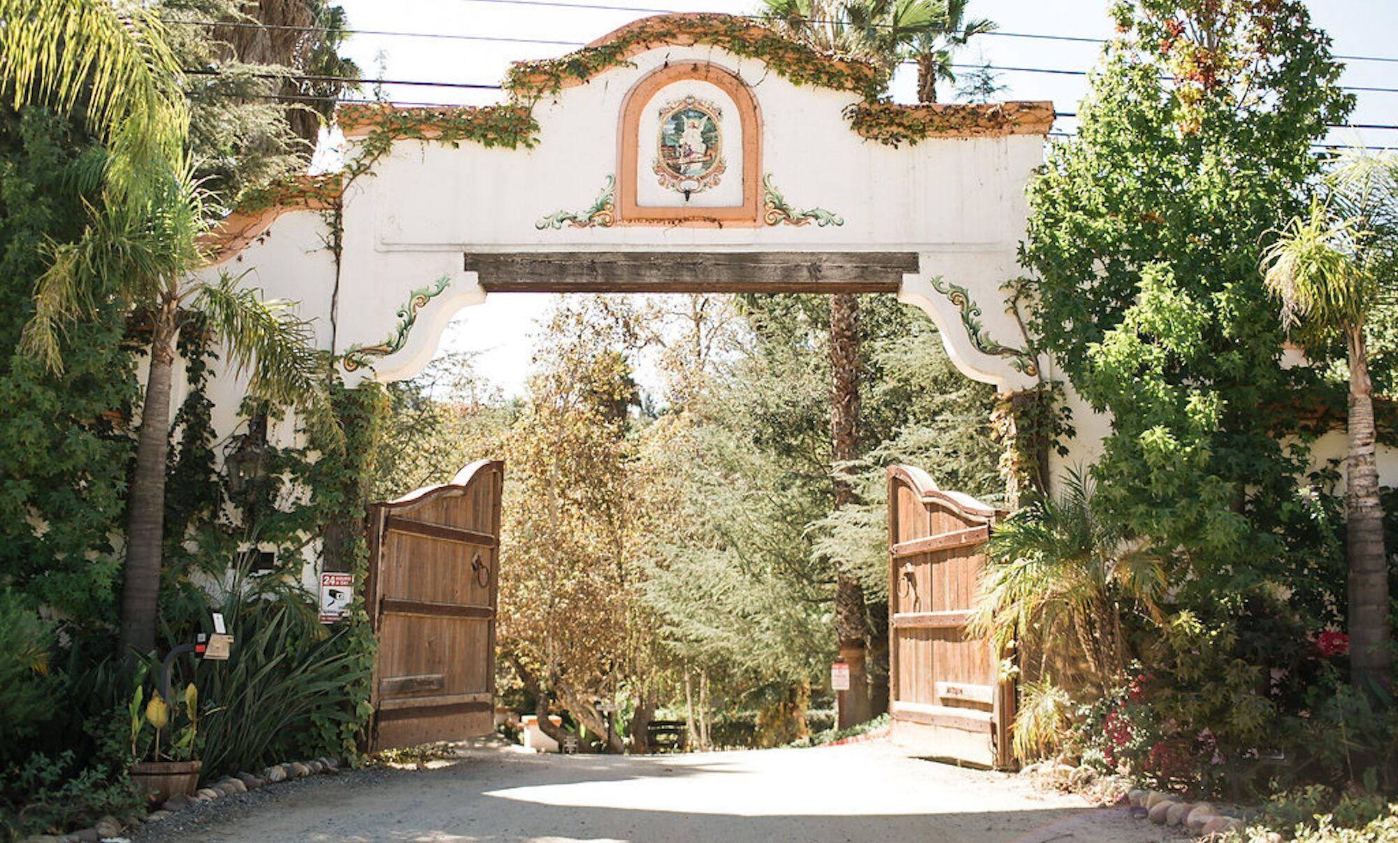 The Wedding Website of Giselle Leon and Noah Lines