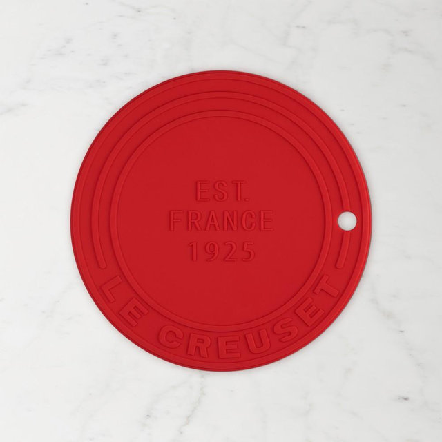 Le Creuset Silicone Trivet, Cerise