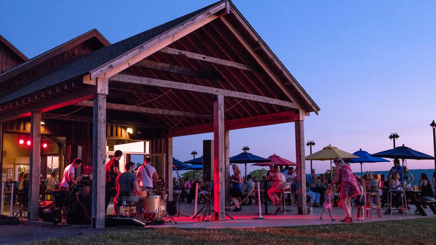 The patio at Grist Iron Brewery