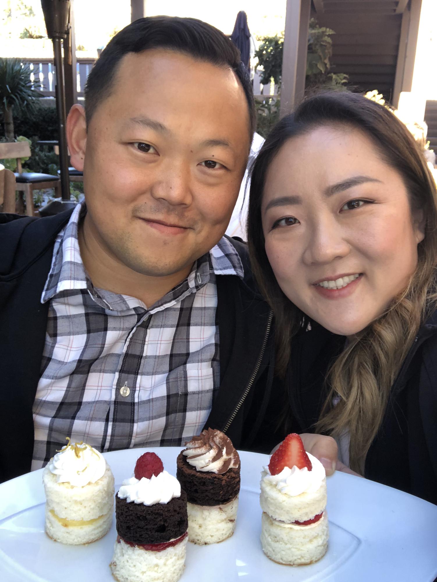 Yummmm~ Cake tasting!