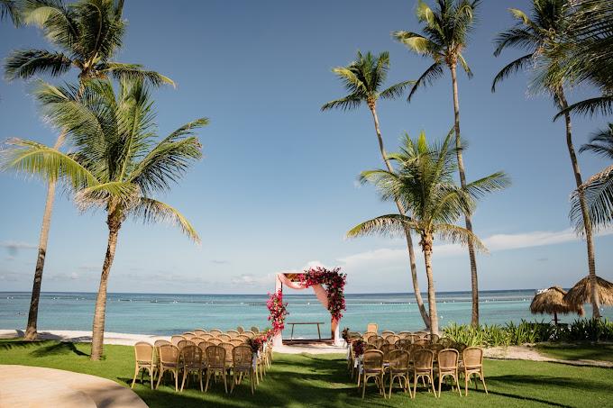 The Wedding Website of Carolin Jimenez and Ricardo Diaz