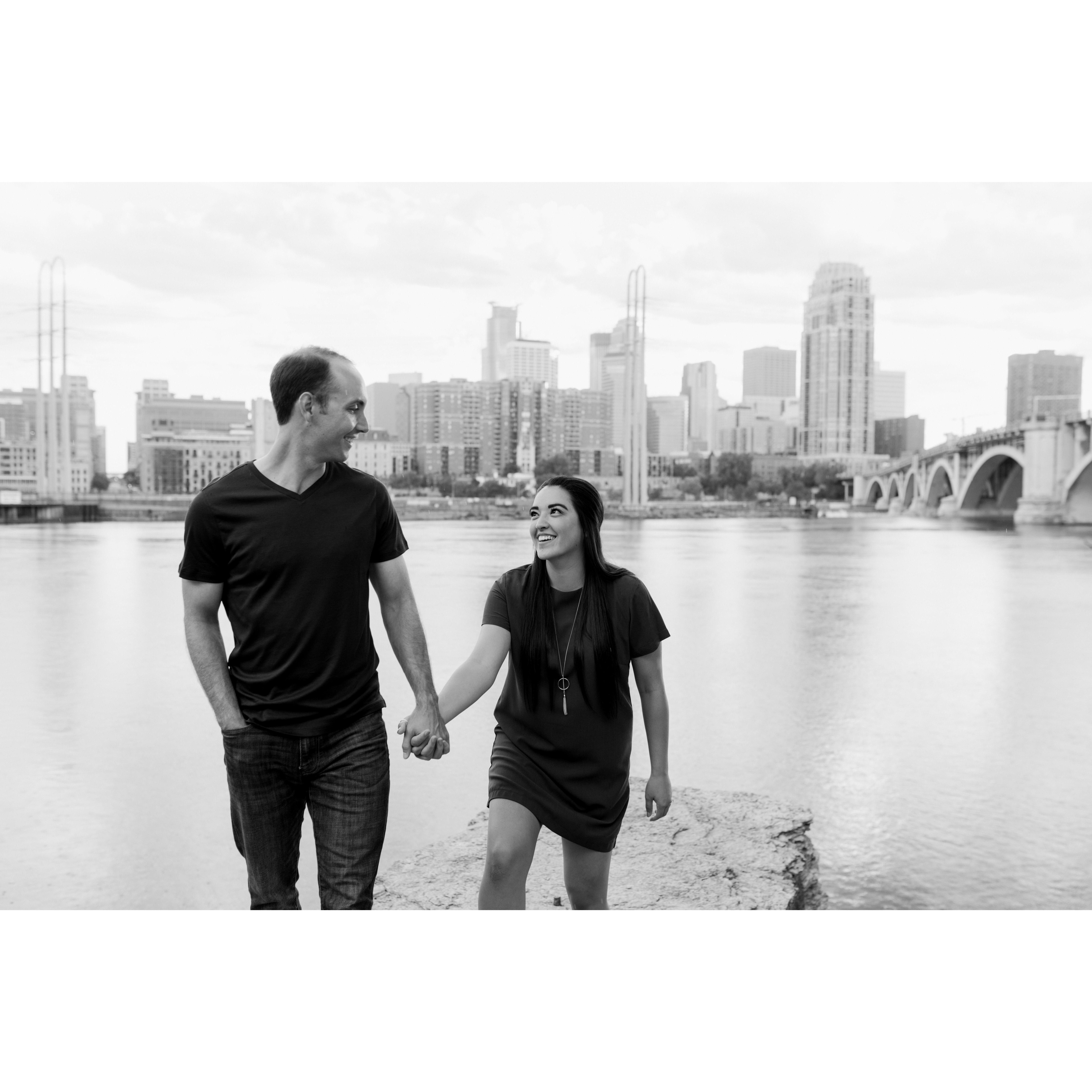 Engagement photos - St. Anthony Main (2020)