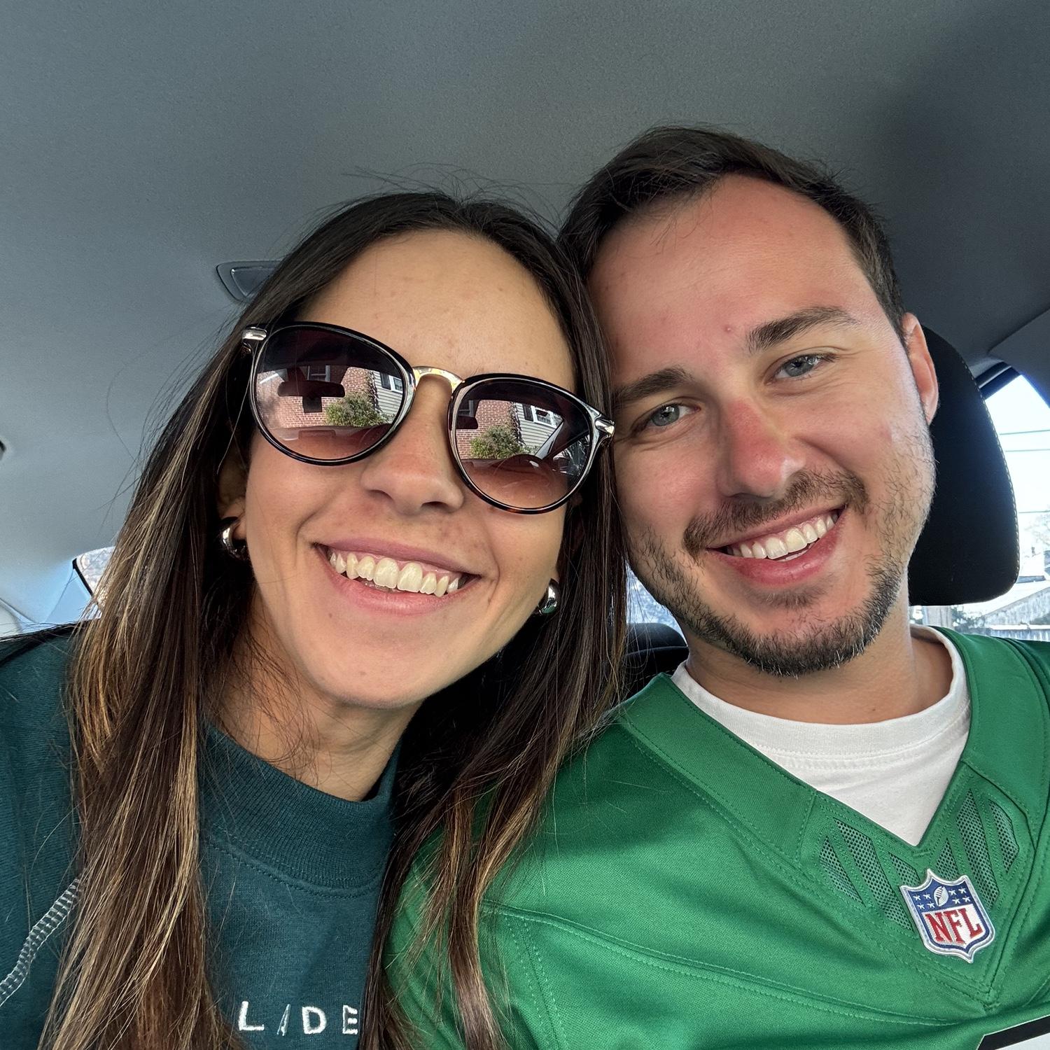 E-L-G-L-E-S 🦅 EAGLES!