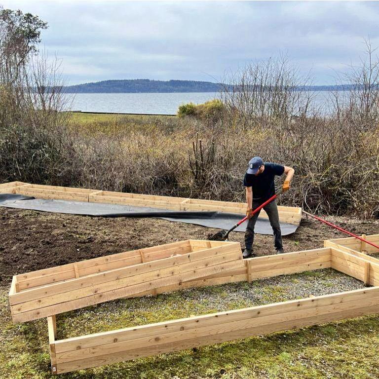 Pete builds Jo her dream garden.