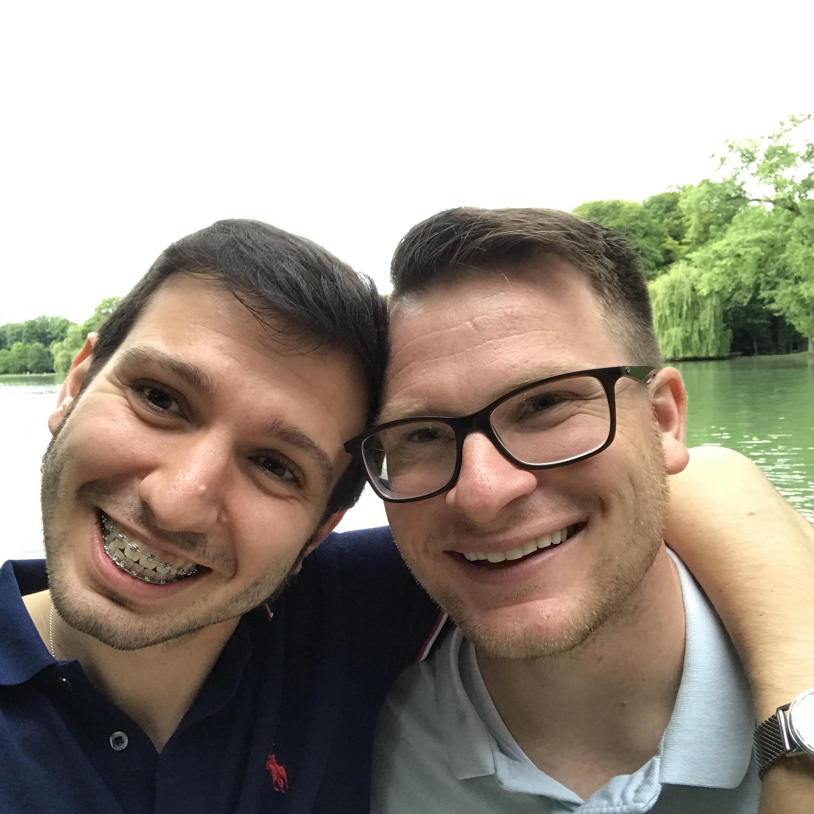 Just after we got engaged in Munich, Germany - June 16, 2019
Justo después de que nos comprometiéramos en Munich, Alemania - 16 de junio de 2019