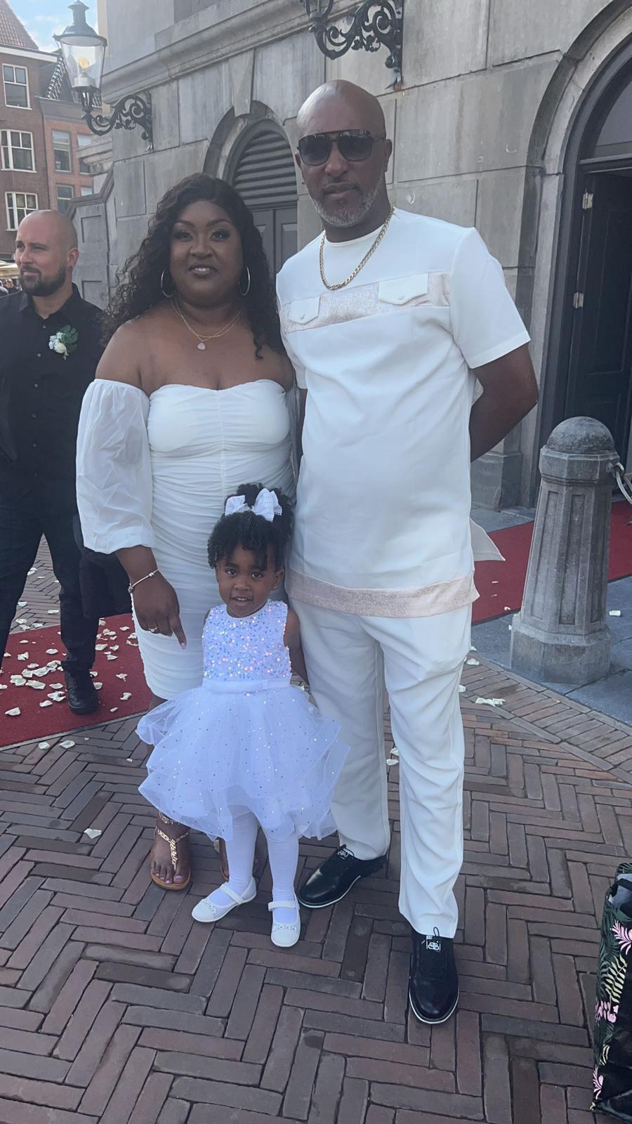 The Wedding Website of Liandra Pieternella and Randsley Comenencia