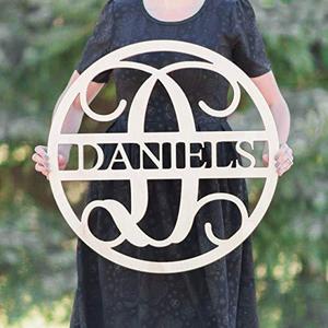 Wooden Circle LAST NAME SIGN