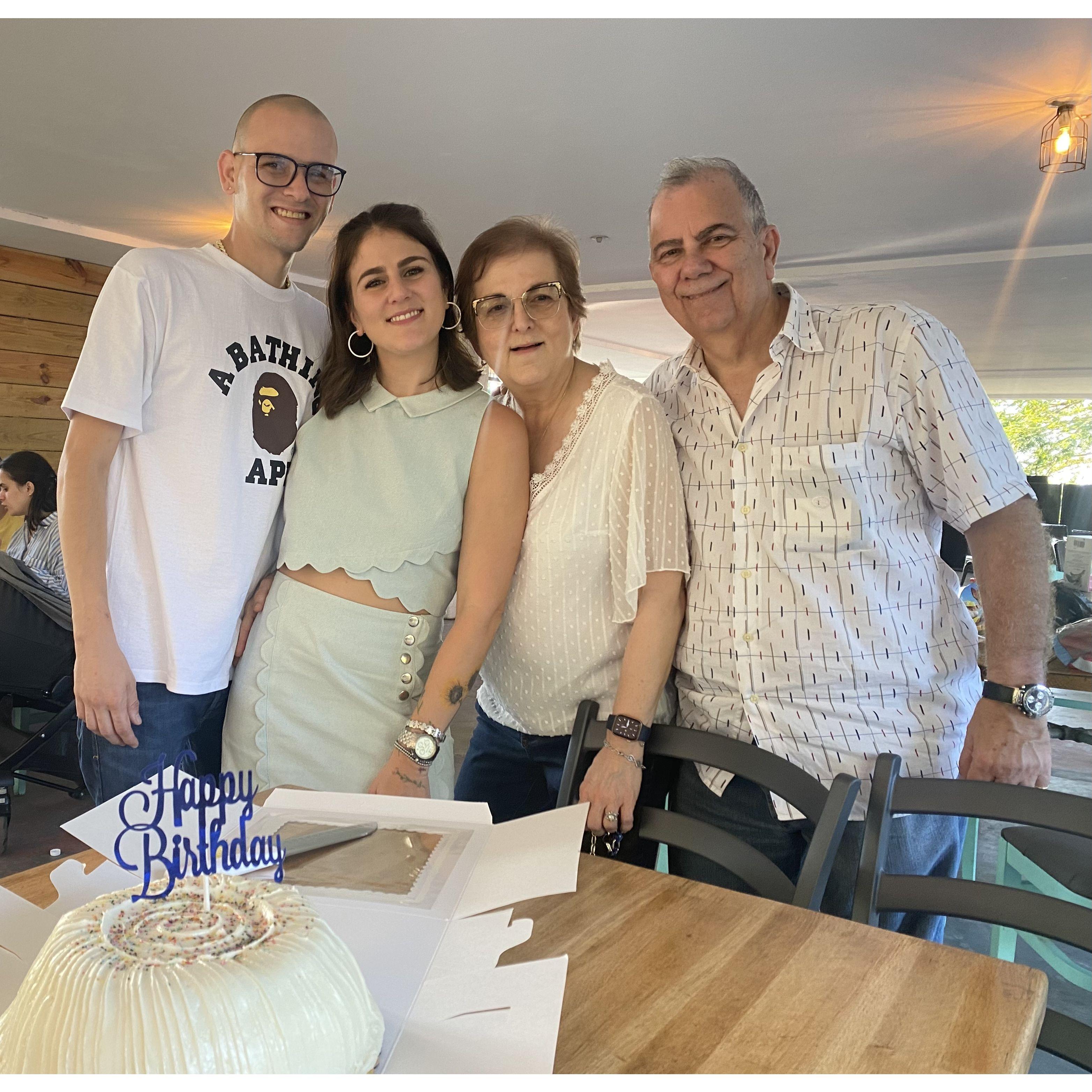 Celebrando los 29 añitos de Nora Teresa