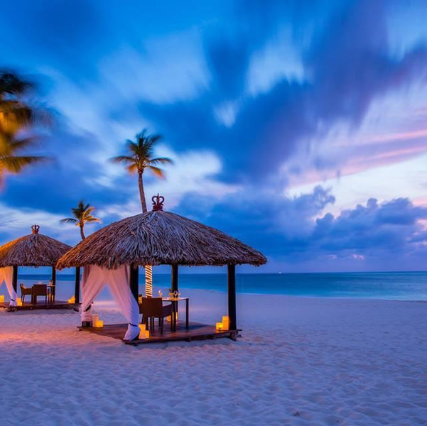 Oceanfront dinner at sunset for 2