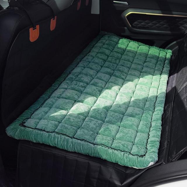 AEEISHOMEREFORM Backseat Pet Bed Mat, Plaid Dog Bed for Car Back Seat, Furry Couch Covers for Loveseats, Non-Slip Travel Pet Mat, Custom Fit for Backseat Extenders (Green, 24.8x54 inch)