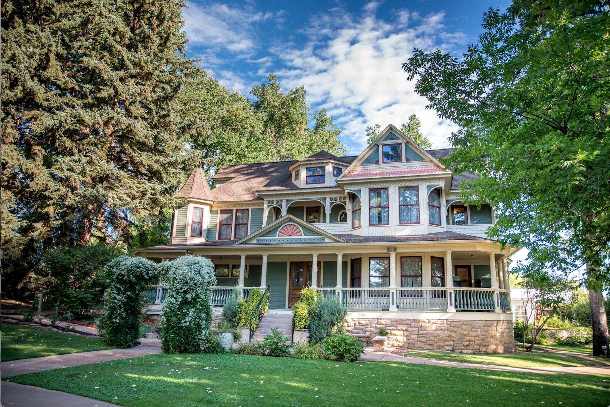 The Wedding Website of Sara Anderson and Johnny Crawford