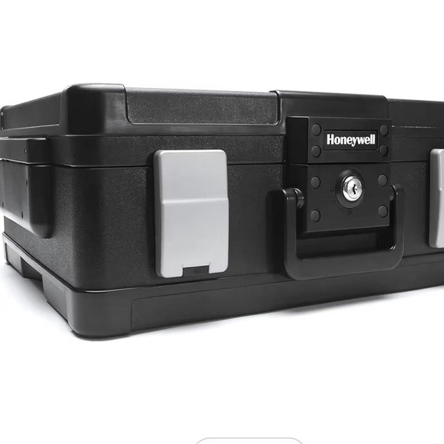Honeywell 0.39 CuFt Waterproof and Fireproof Chest (1114)