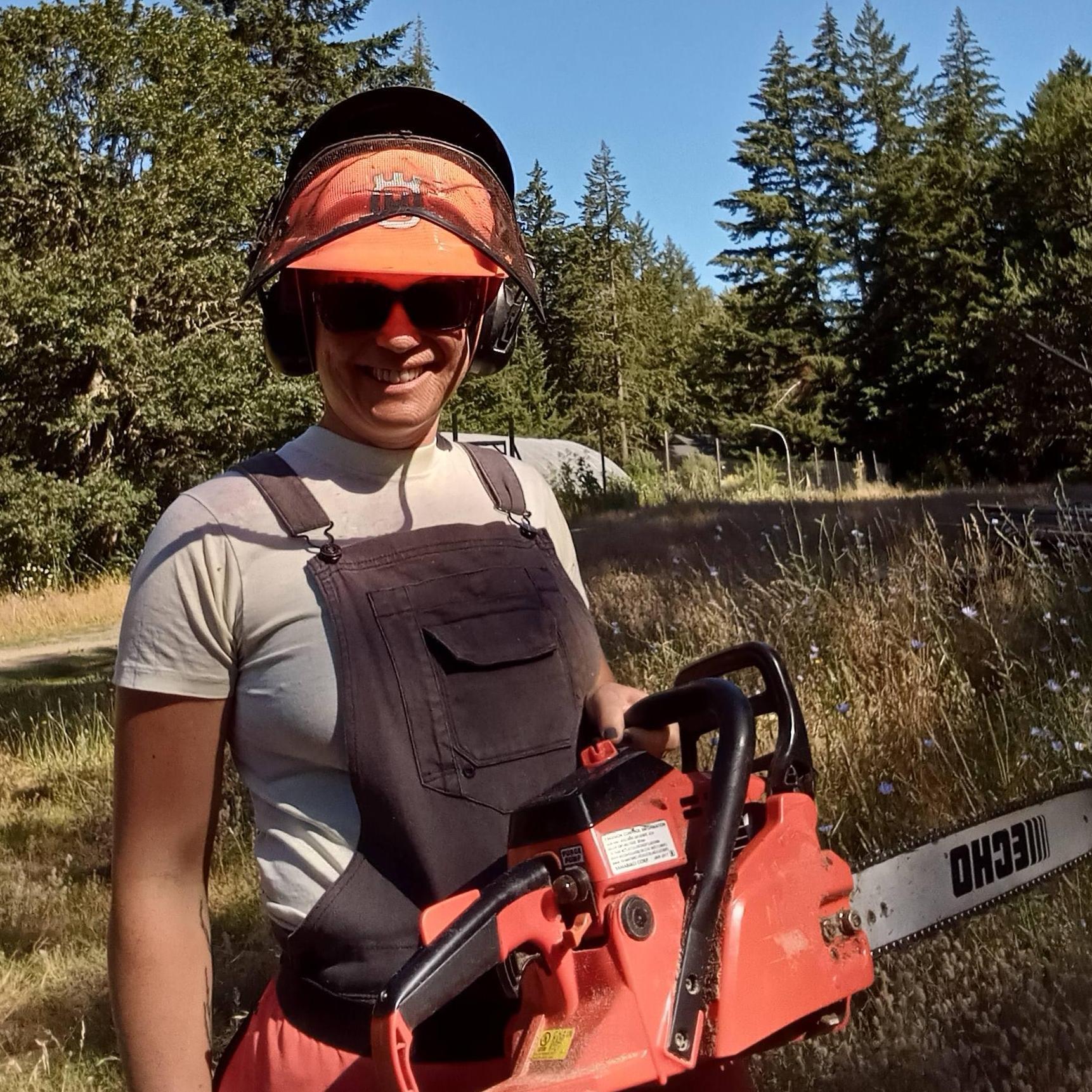 Rachel came into our lives back in 2018ish when we were exploring being co-land owners at BubbaWood- she is now a BW neighbor! Ask her about bugs/gardens- she loves them and knows everything. Badass.