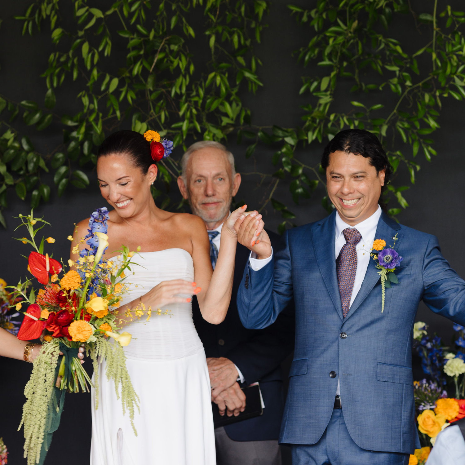 "It is my pleasure to introduce, for the first time, Mr. and Mrs. Benjamín Gomez."