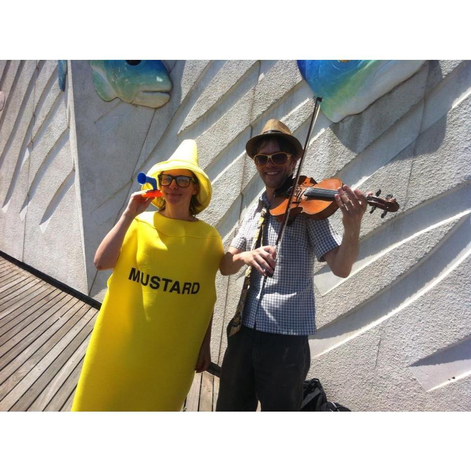 Busking on the 4th of July at Coney Island. The Mustard and the Fiddler!