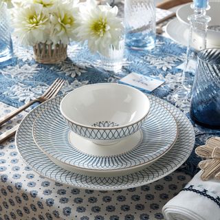 Modern Deco Medium Plate