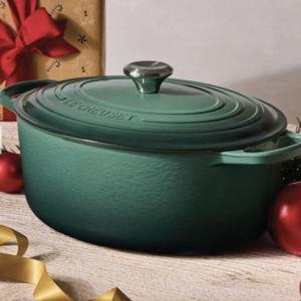 Artichaut Le Creuset Signature Oval Dutch Oven