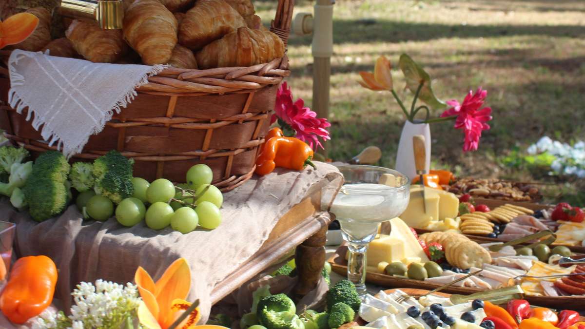 Maximina Food | Wedding Caterers | Cost, Reviews & Photos | Zola