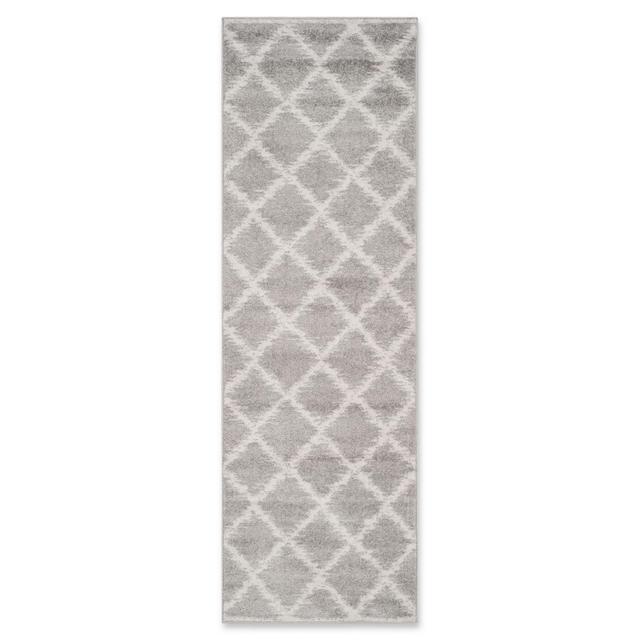 Safavieh Adirondack Diamond Trellis 2-Foot 6-Inch x 8-Foot Runner in Silver