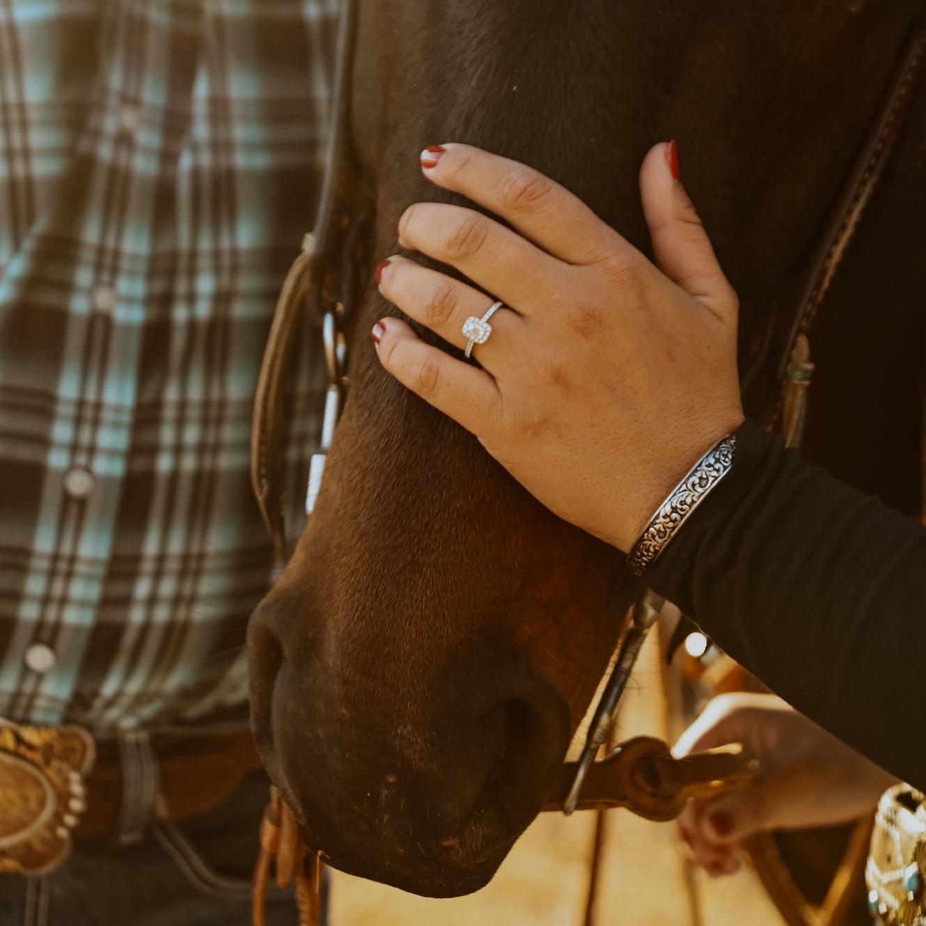 A moment for the perfect ring💍