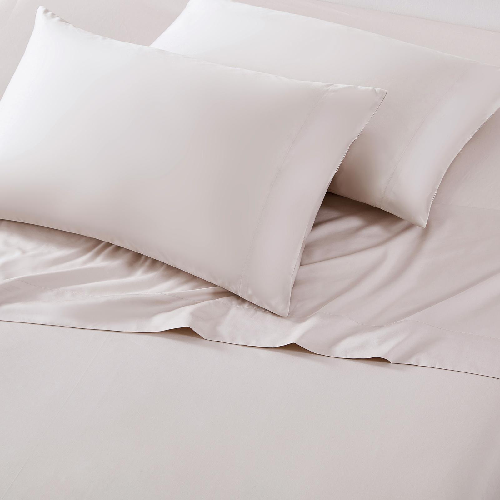 Vera Wang, 800 Thread Count Sateen Pillowcase, Set of 2 Zola