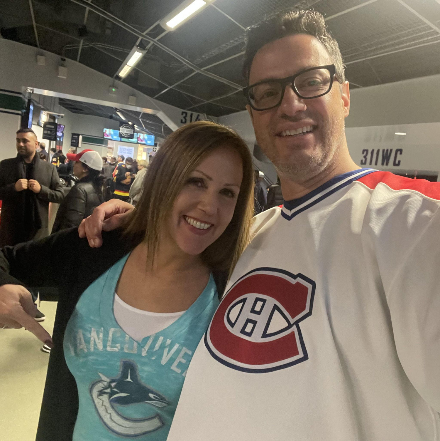 One of us cheers for the right team...