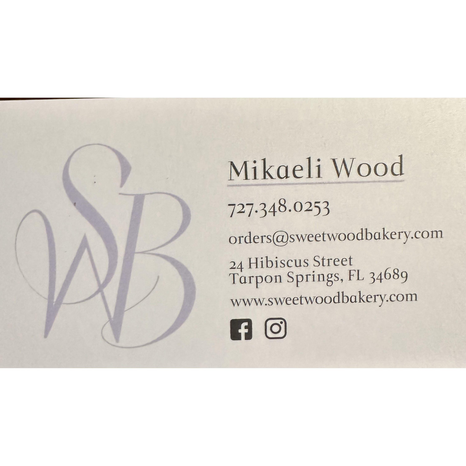 Wedding Cake:  Sweetwood Bakery   727-348-0253
