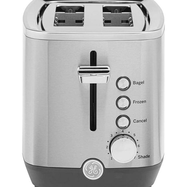 GE 2-Slice Toaster, Easy-to Use Toaster with Pre-Set Controls for 7 Shade Settings, Bagels & Frozen Items, Stainless Steel, G9TMA2SSPSS