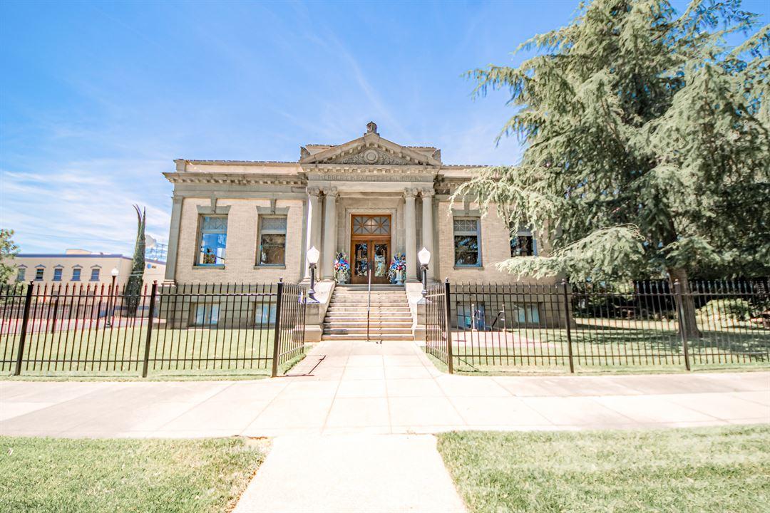 The Wedding Website of Christina Pallotta and Christian Pinuelas