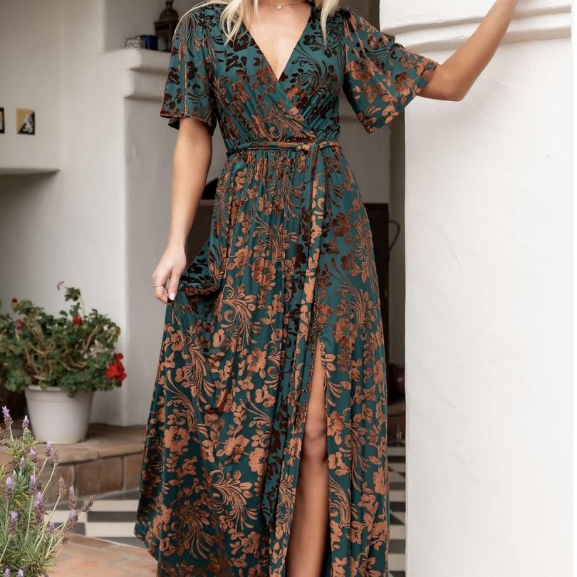 Attire suggestion for women