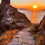 Hike To Skaros Rock