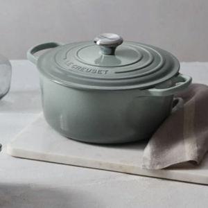 Signature Round Dutch Oven - Sea Salt