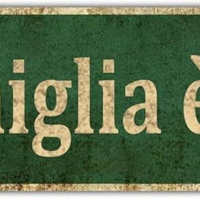Mukuko Italian Family Sign Family is Everything - La Famiglia E Tutto, Farmhouse Style Tin Signs with Quotes Sayings Signs 4" x 16"