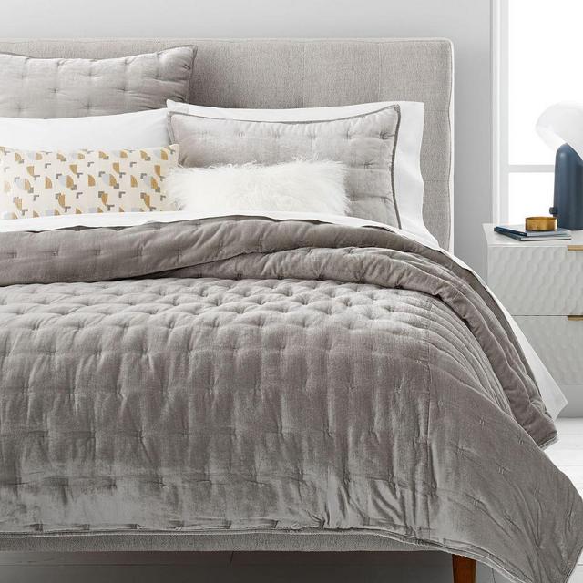 Lush Tack Stitch Quilt, King, Platinum